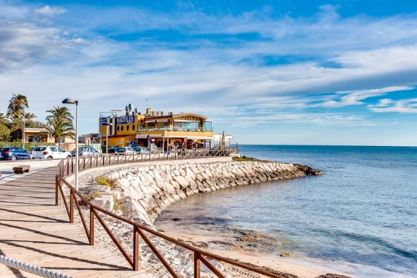 Apartamento en venta en Punta Prima- 199.000 €