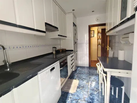 RESERVADO- 275.000 €